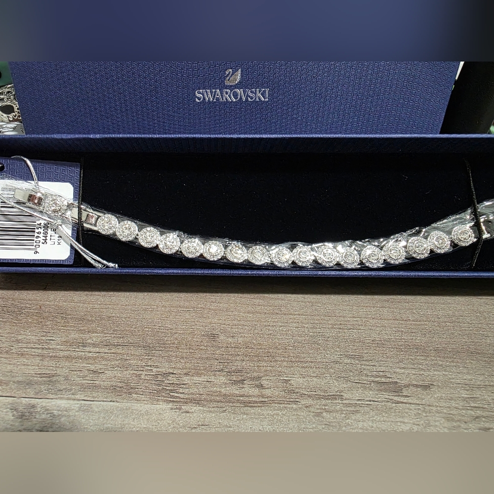 Swarovski Silver Tennis Bracelet with Crystal Elegance New With Tags - Picture 5 of 6